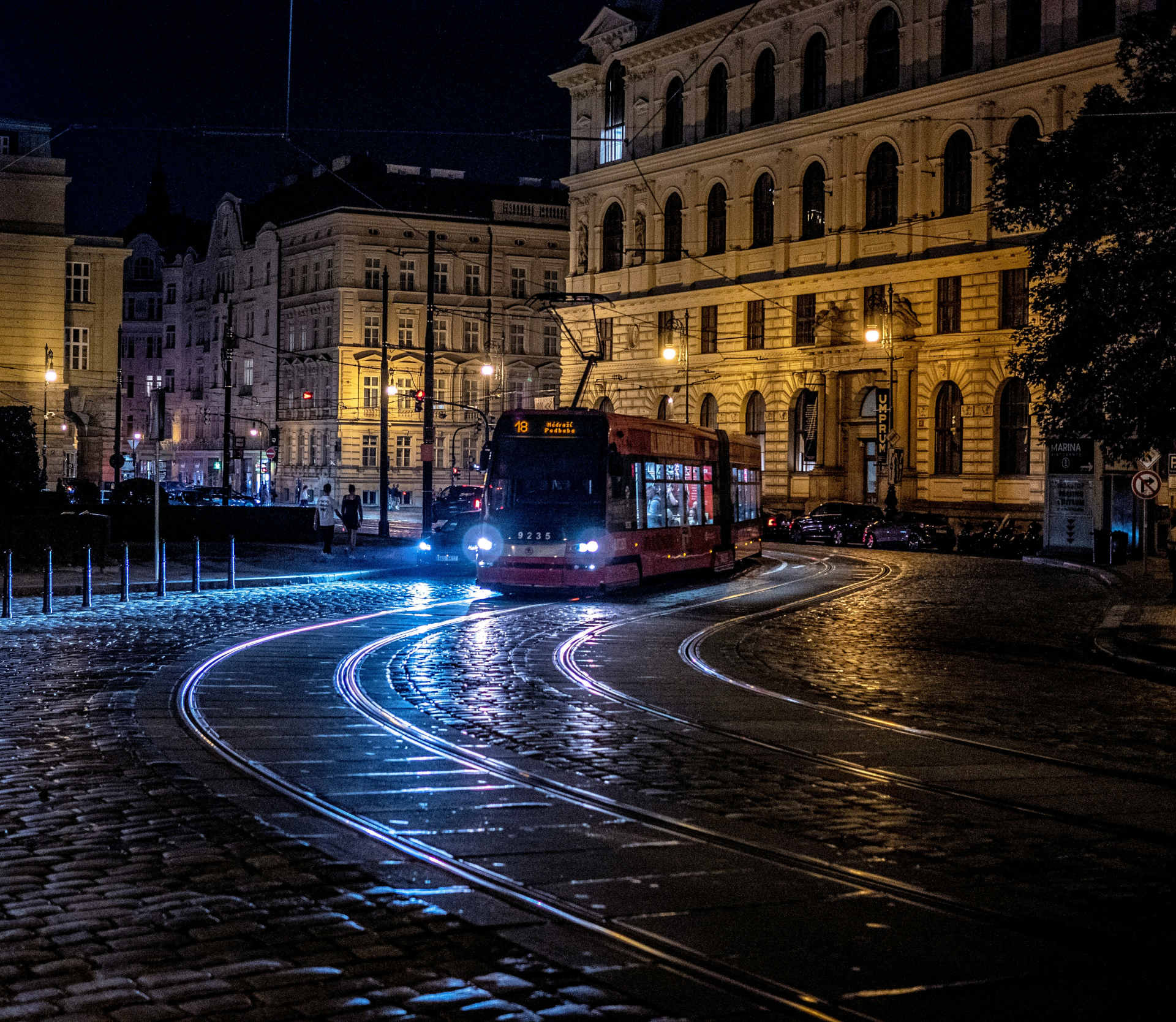 Trasporti in Repubblica Ceca: tram a Praga di notte